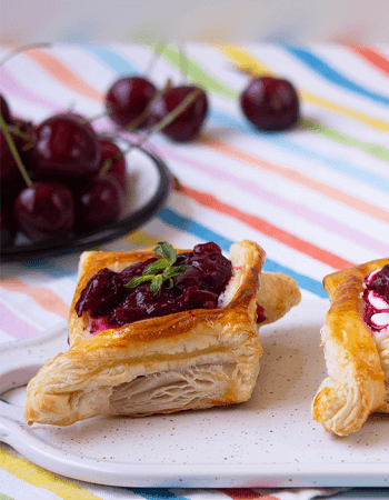 How to Make Puff Pastry Desserts <br> Puff Pastry Dessert with Fresh Sour Cherries Recipe <br> Easy Dessert Recipes