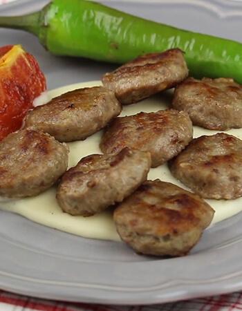 Beşamel Soslu Pınar Cızbız Köfte